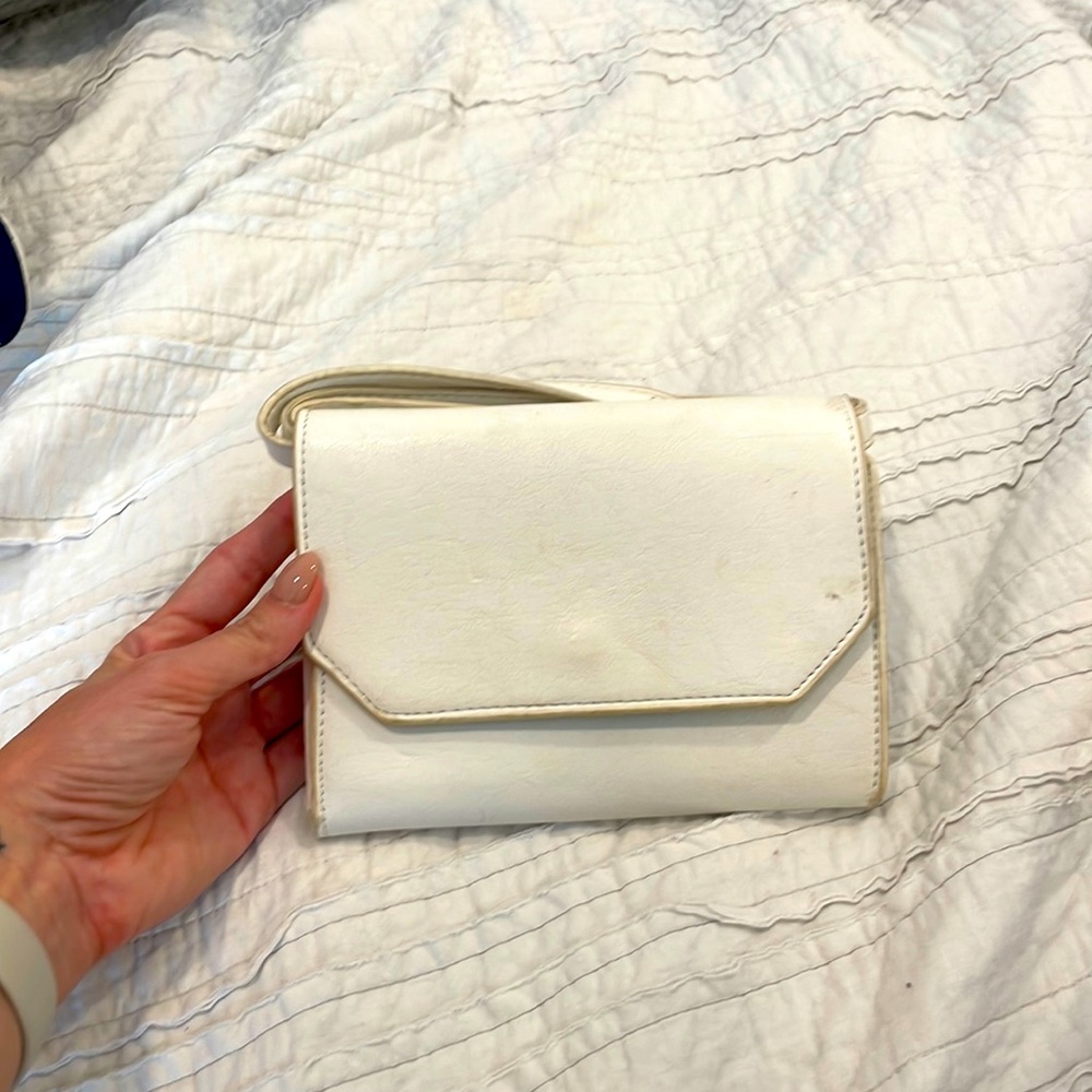 Cute simple white shoulder bag